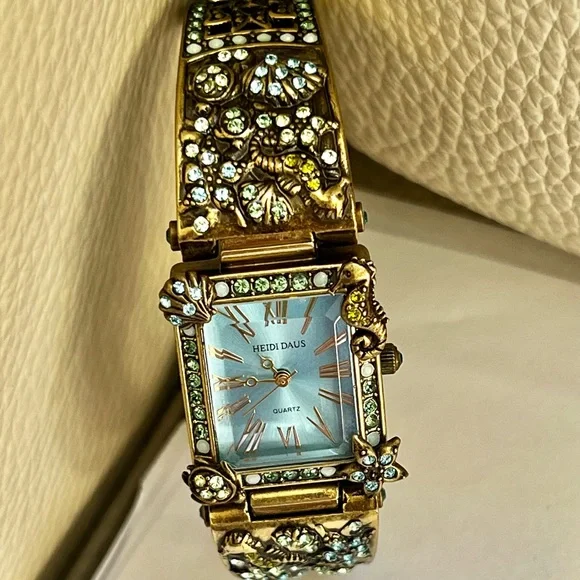 Heidi Daus Swarovski Crystals vintage bracelet/watch  display picture 1